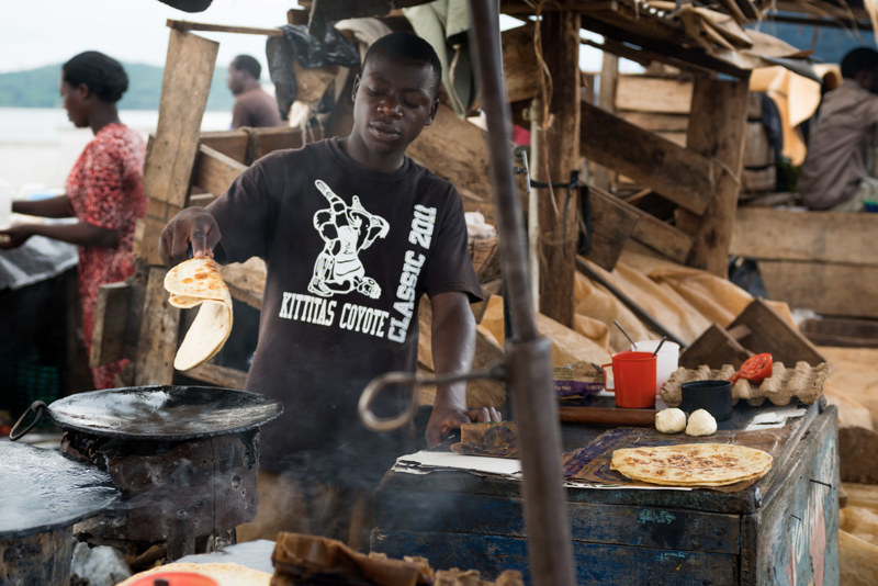 Best way to handle money when traveling in Uganda 