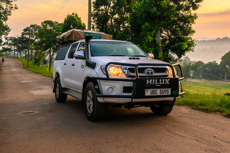 Roadtrip Ouganda Toyota Hilux Double Cabbin avec auvent 